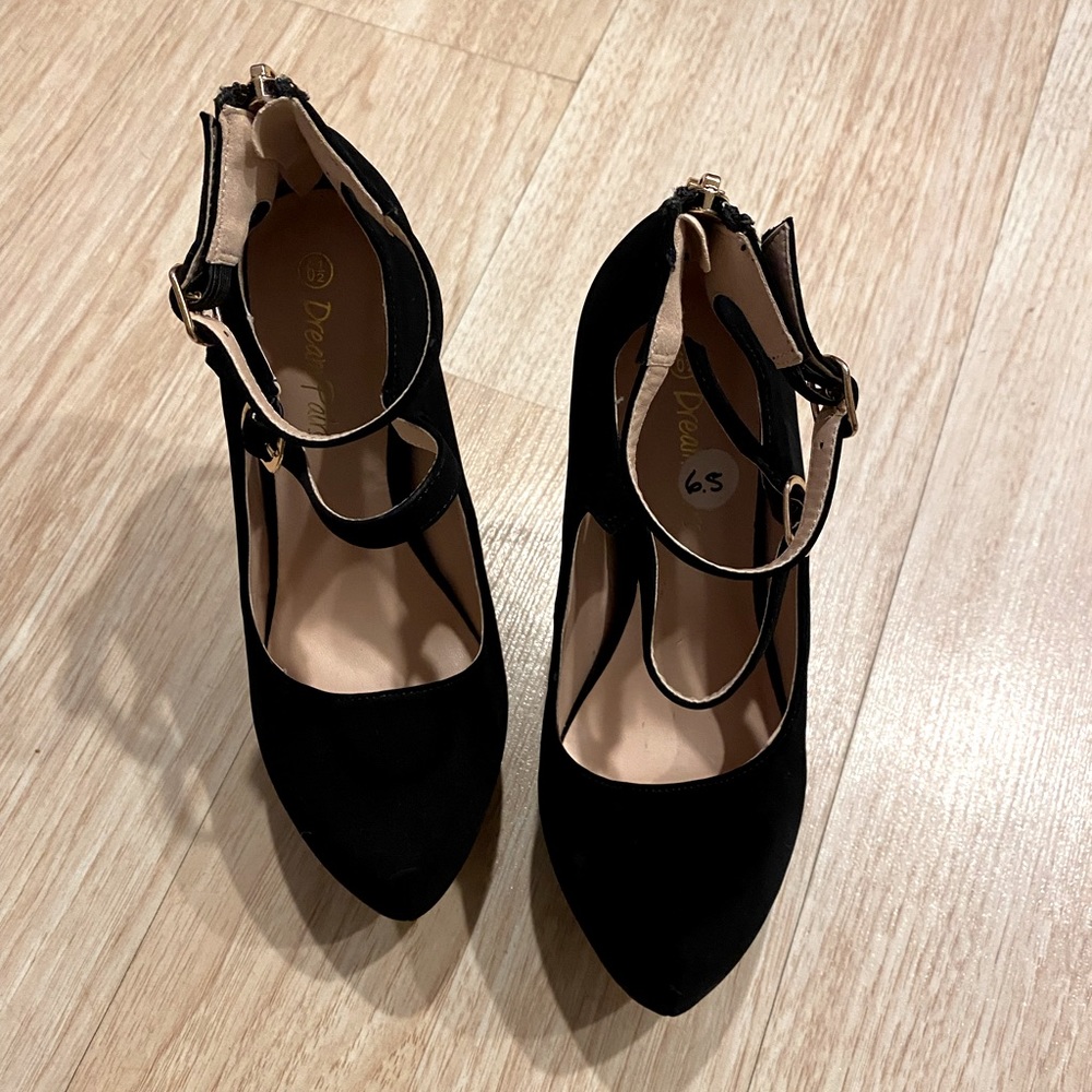 Dream Pairs back zip close toe suede heels